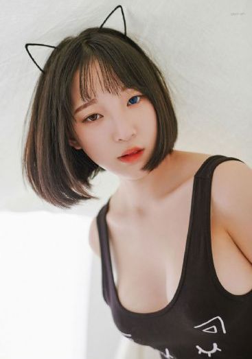 她睡着了我慢慢摸进她的下面_超清在线播放观看