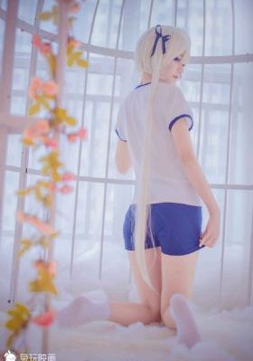 美女脱了小内内露出尿口_1080P在线播放