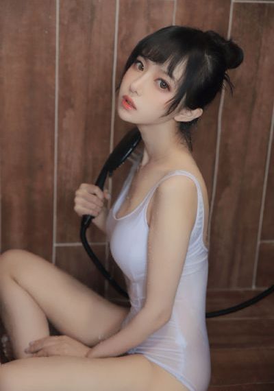蹲便器亚洲人嘘嘘_720免费播放