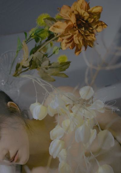 黄蓉双乳被一左一右吃着动态图_BT种子下载