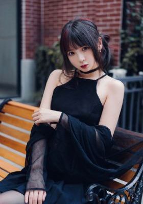 3个上面吃奶2个玩下面_4K神马影院在线