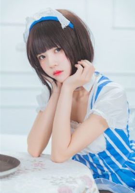 小受撕烂的内裤扒开双腿疯狂_BD英语高清在线观看